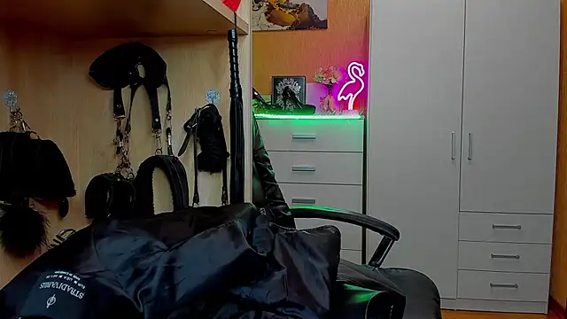 Chat +18 de KristiTopxx ao vivo