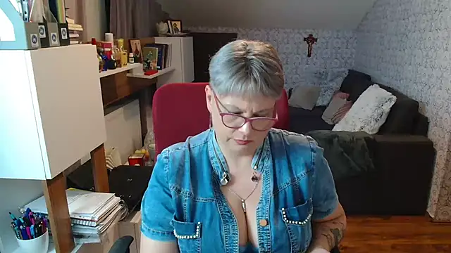 bigtits4you: онлайн-секс-чат