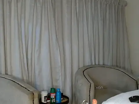 Busty_Melissa – webcam-show