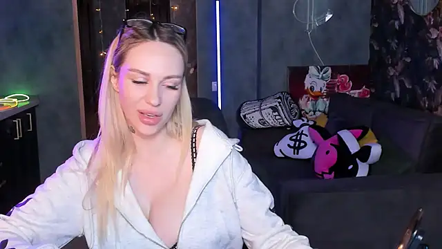 Blckmirrorr's Live XXX Chat