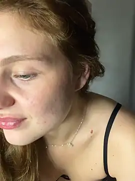 Emaline_Fane élő XXX-chatje