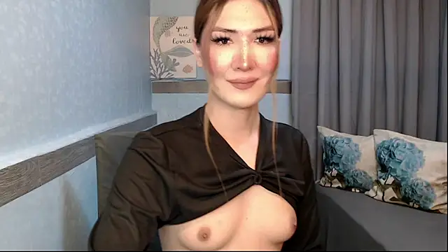 Show de xMeganFucks69 na webcam