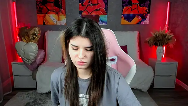 دردشة AnoraDark الجنسية المباشرة