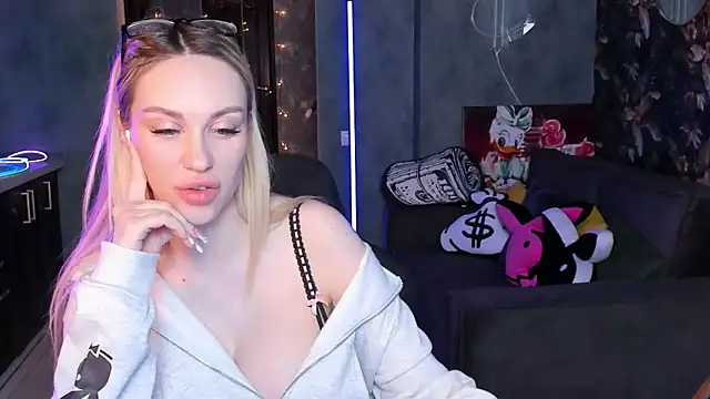 Blckmirrorr live XXX chat