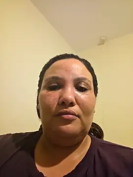 Curvy-Nthabi_X's Webcam Show