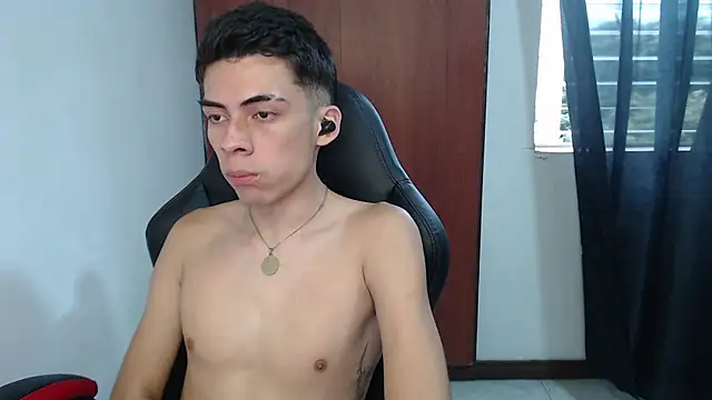 Hiso_kai Adlı Modelin Canlı XXX Sohbeti