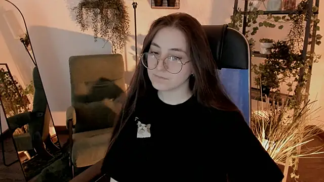 VirtuallVoyant's Live XXX Chat