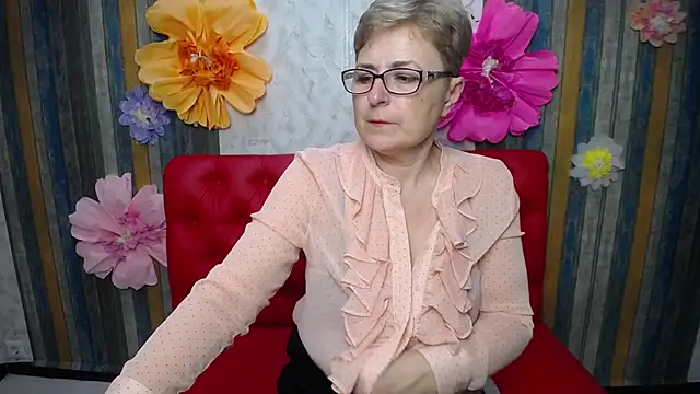 EmiliaGree Chat XXX live