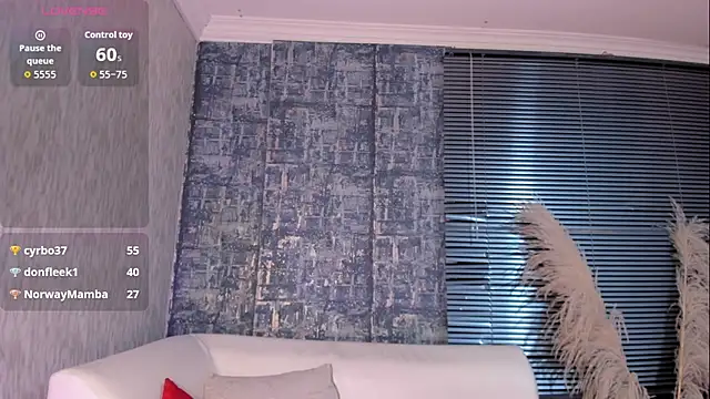 NathalyLeen élő XXX-chatje