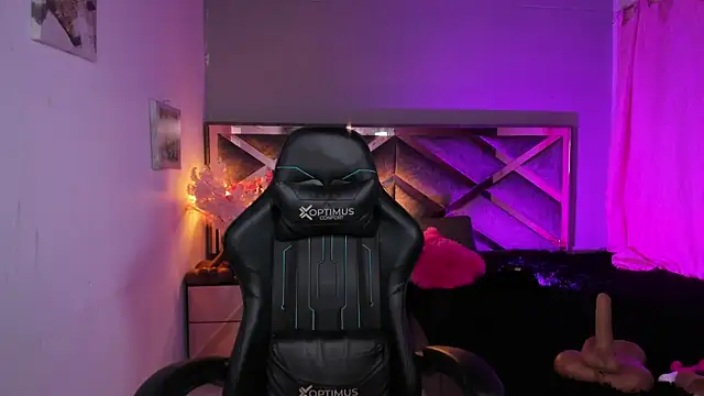 Cherry_zayden_ Show in webcam