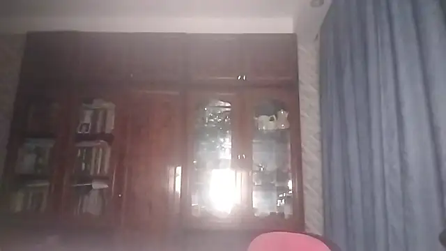 Chatroom XXX en direct de BeatriceMolands