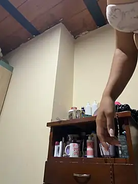 Chatroom XXX en direct de Cami_Leon2