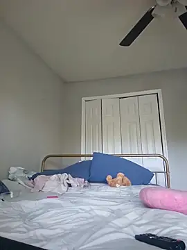 XXX chat uživo modela oliviaprettypussy