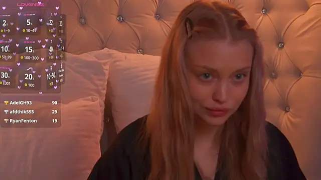 MollyHilton élő XXX-chatje