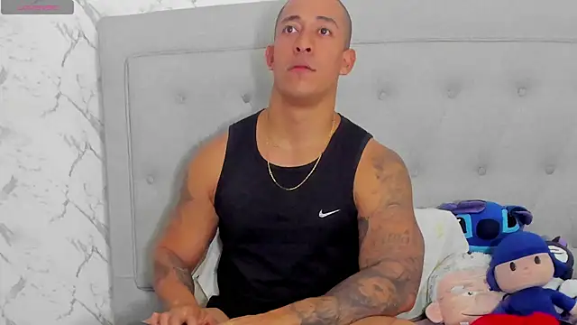 luigiferrara: онлайн-секс-чат