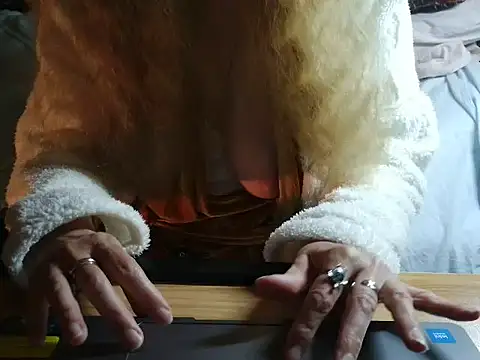 VeneRed live XXX chat