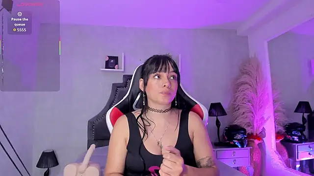 EmiliaRose_ live XXX chat