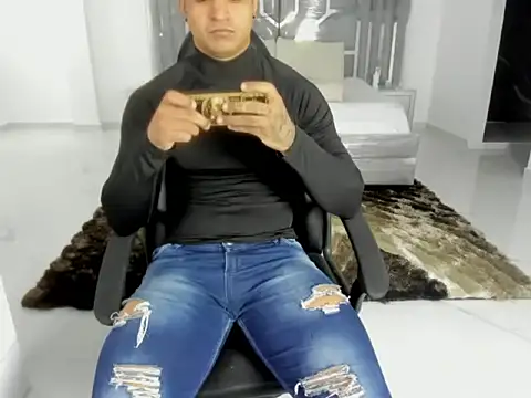 Pertunjukan Kamera Web master_leather