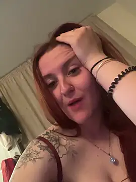 Chat +18 de PoppySlut6999 ao vivo