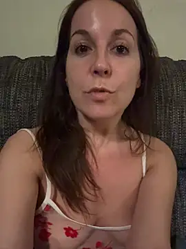 Chat +18 de petitehotwife4u ao vivo