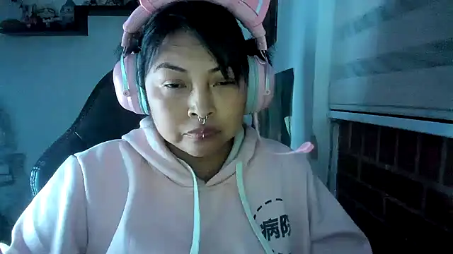 Chat XXX en directo de Shaddycute_