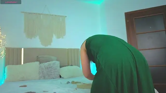 Little_mia__: онлайн-секс-чат