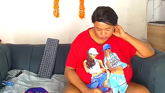 Chat XXX en directo de BUSTYQUEEN56_