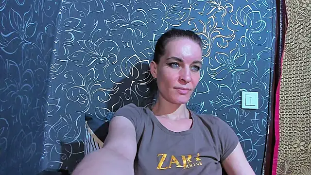 Chatroom XXX en direct de Strawberry_Milfa