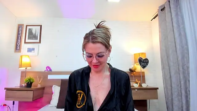 JenniferAuriston: онлайн-секс-чат