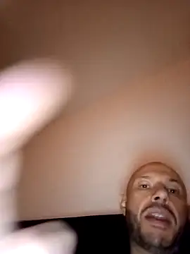 Guitccch Chat XXX live