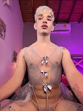 Cherry_zayden_n Webbikameraesitys