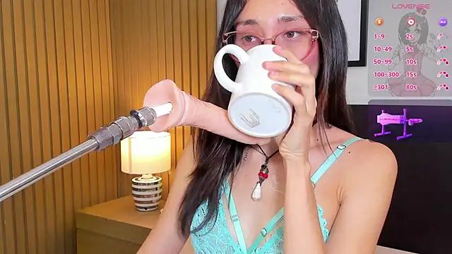 doll_bella_ Adlı Modelin Canlı XXX Sohbeti