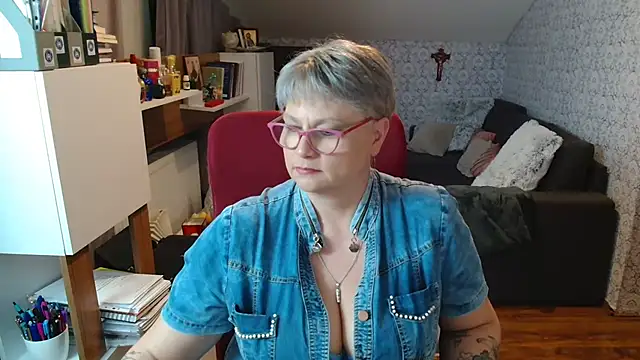 bigtits4youn Live XXX chat