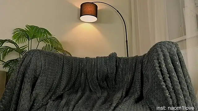 Naomi_Girly's Live Chat Room