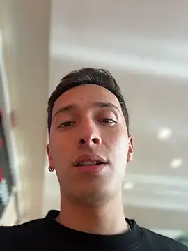 Thiago_Jones1 élő XXX-chatje