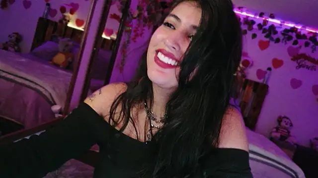 Chat +18 de AzaharJaan ao vivo