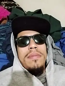 AlexAlejandro13's Webcam Show