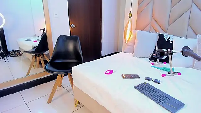 Chat +18 de SabrinaVantress ao vivo