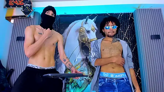 Pokazy przed kamerką – Josh_Hot_Sex