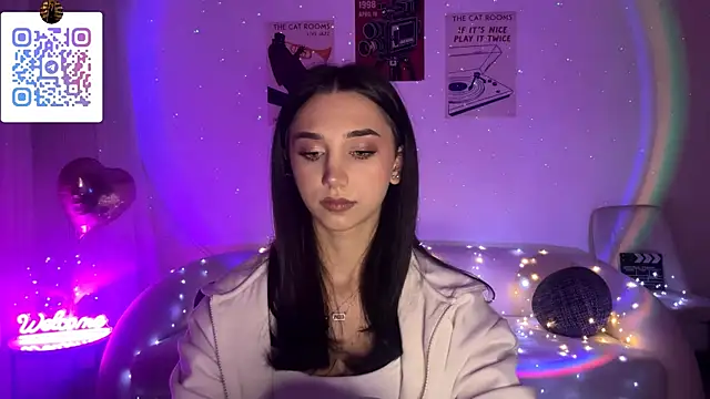 LinaMour Pertunjukan Webcam