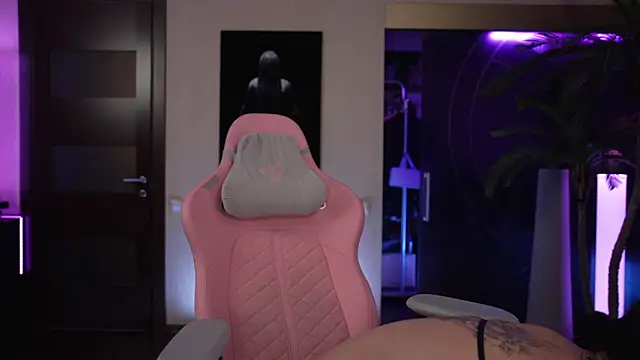 GirlGogo Adlı Modelin Canlı XXX Sohbeti