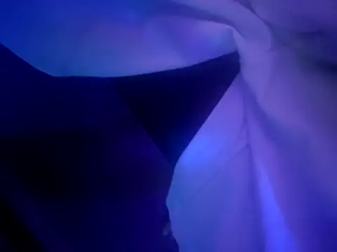 Pokazy przed kamerką – chronic_vibez