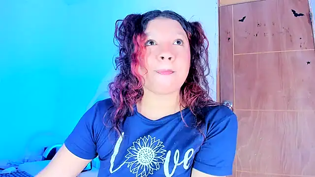 Chat +18 de Emily_Coper18 ao vivo