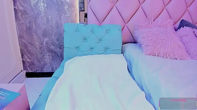 Chat +18 de MHONIKBELUCCI ao vivo