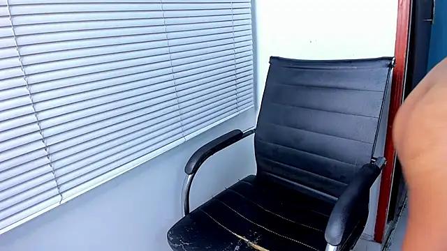 Chat +18 de Charlothe_01 ao vivo