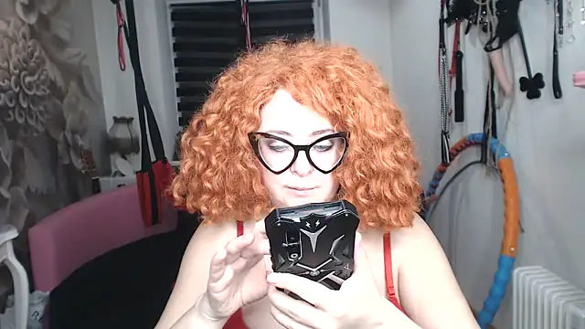 Chat +18 de MISSwithDOLLS ao vivo