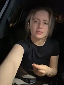 Holly-Glamour Webcam show