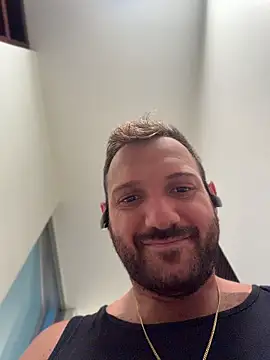 JonJ0's Live XXX Chat