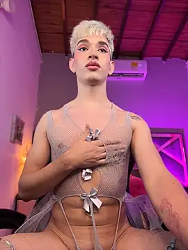 Cherry_zayden_: διαδικτυακό σόου στην κάμερα