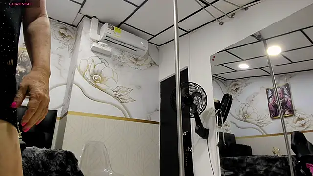 Онлайн чат XXX alicee__mature